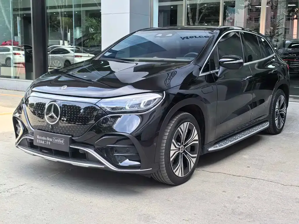 Mercedes-Benz EQE SUV — фото 1