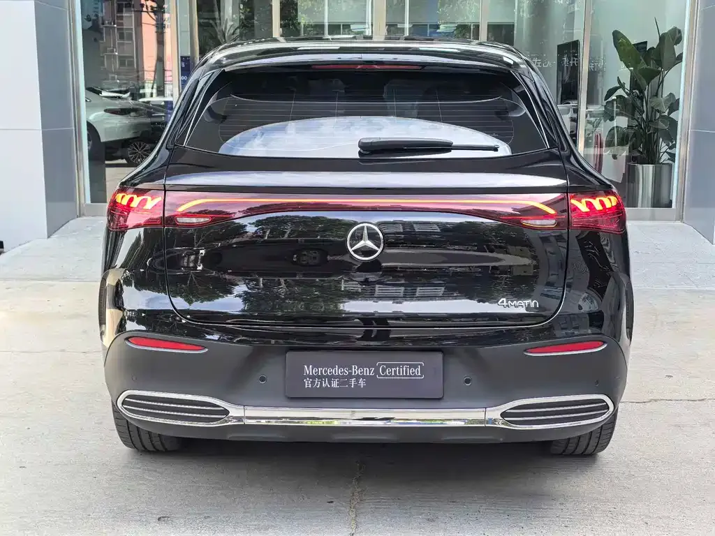 Mercedes-Benz EQE SUV — фото 3