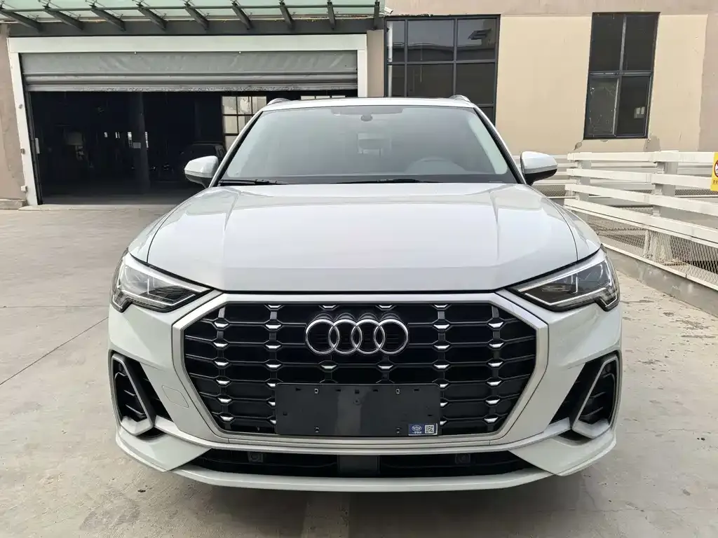Audi Q3 — фото 10