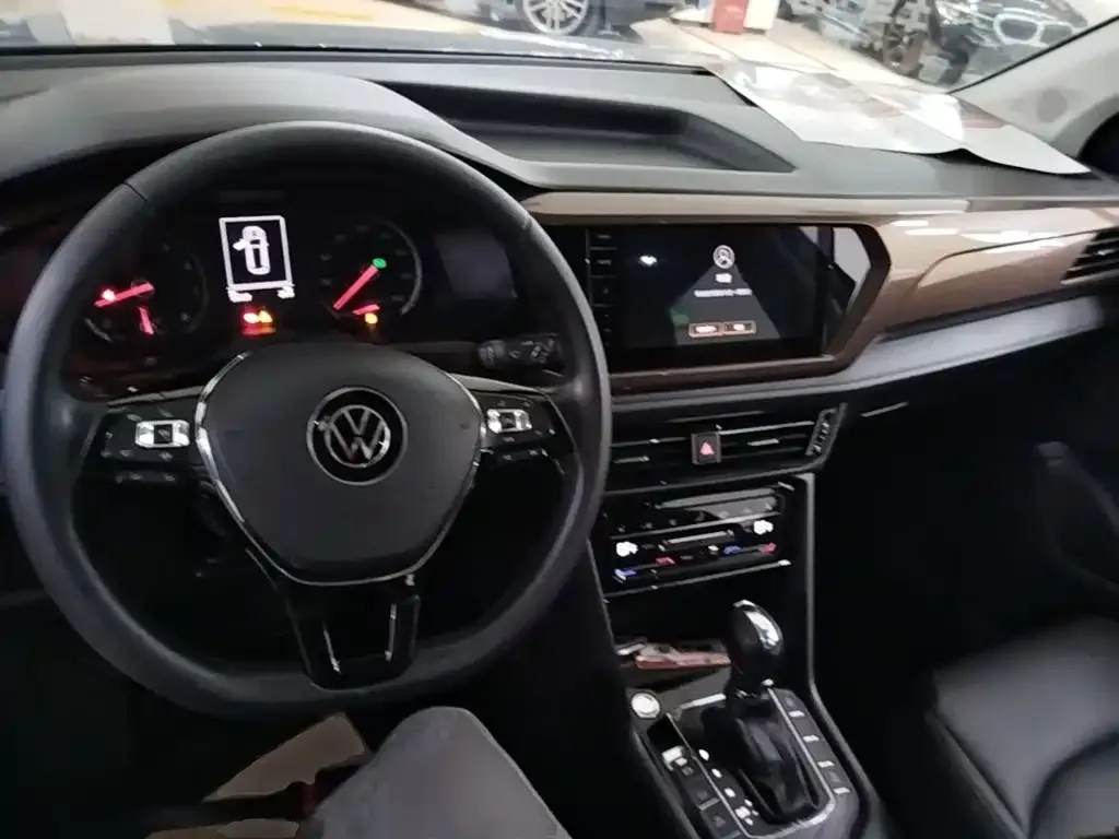 Volkswagen Tharu — фото 4