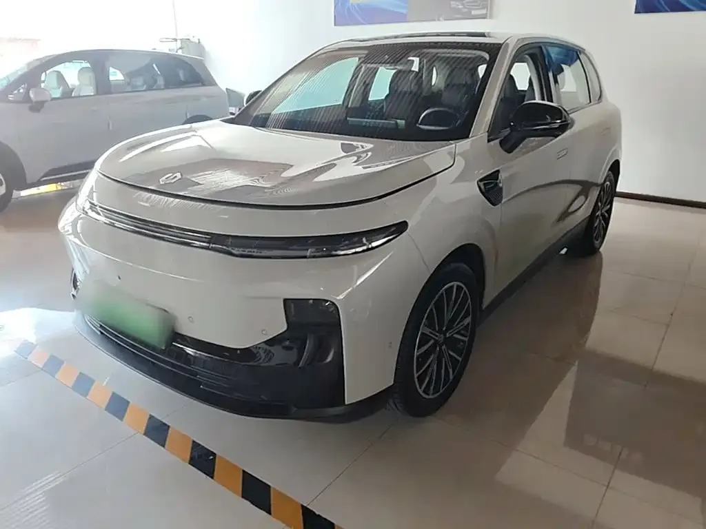 Leapmotor B10