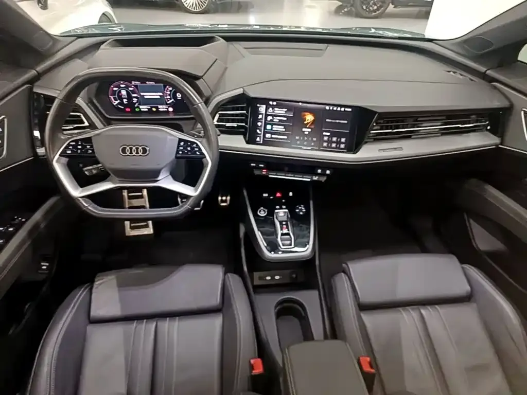 Audi Q5 e-tron — фото 8