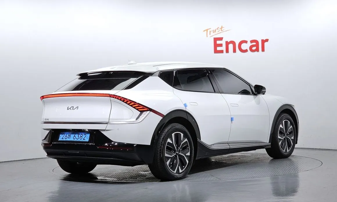 Kia EV6 — фото 8