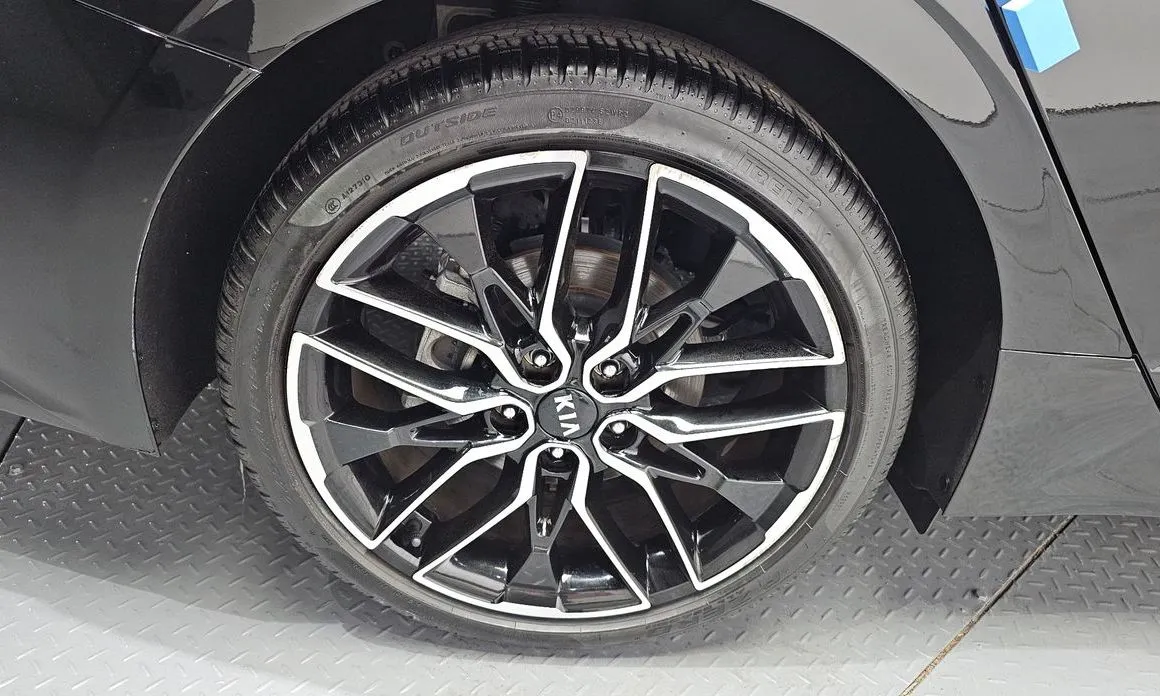 Kia K5 — фото 6