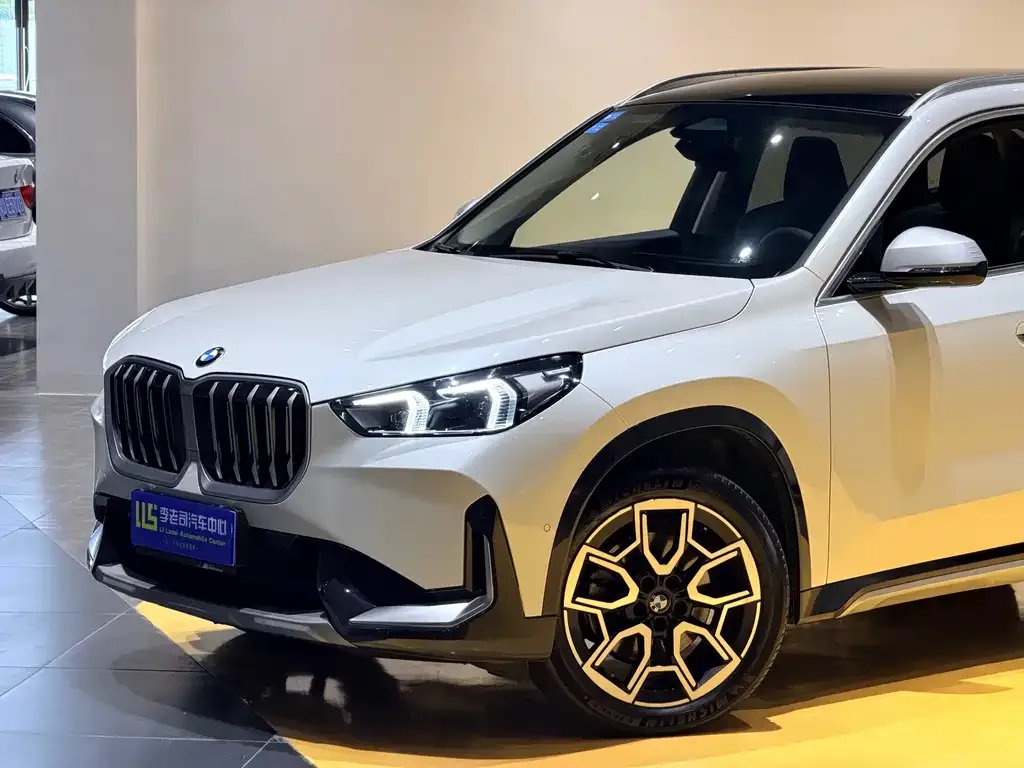BMW X1 — фото 7