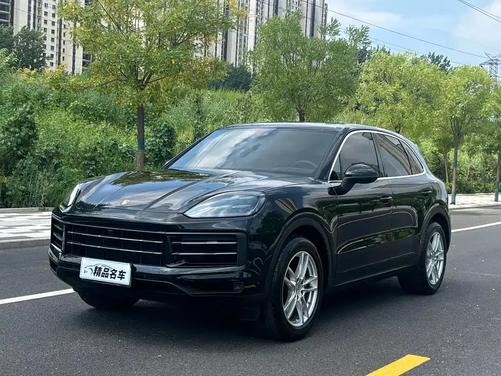 Porsche Cayenne — фото 1
