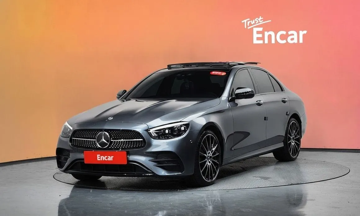 Mercedes-Benz E-Class — фото 1
