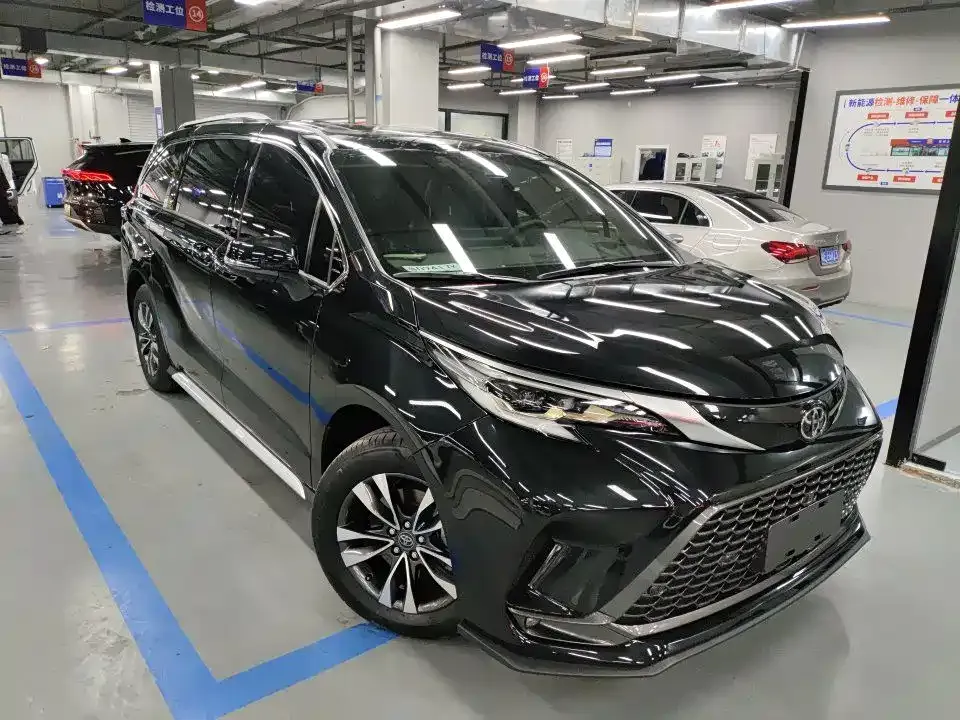 Toyota Granvia — фото 5