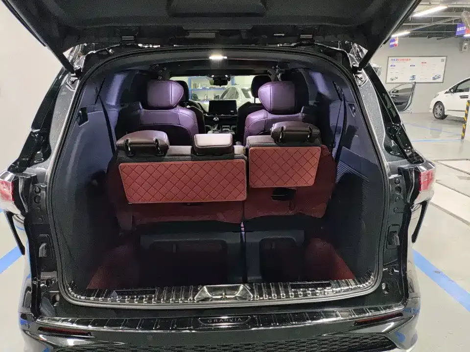 Toyota Granvia — фото 8