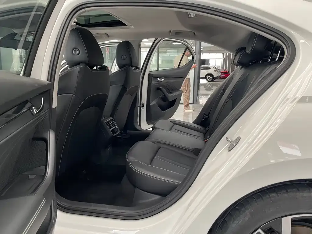 Skoda Octavia — фото 9