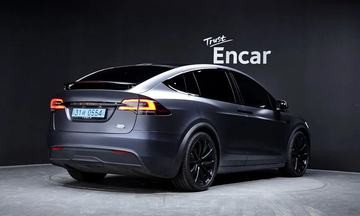 Tesla Model X — фото 5