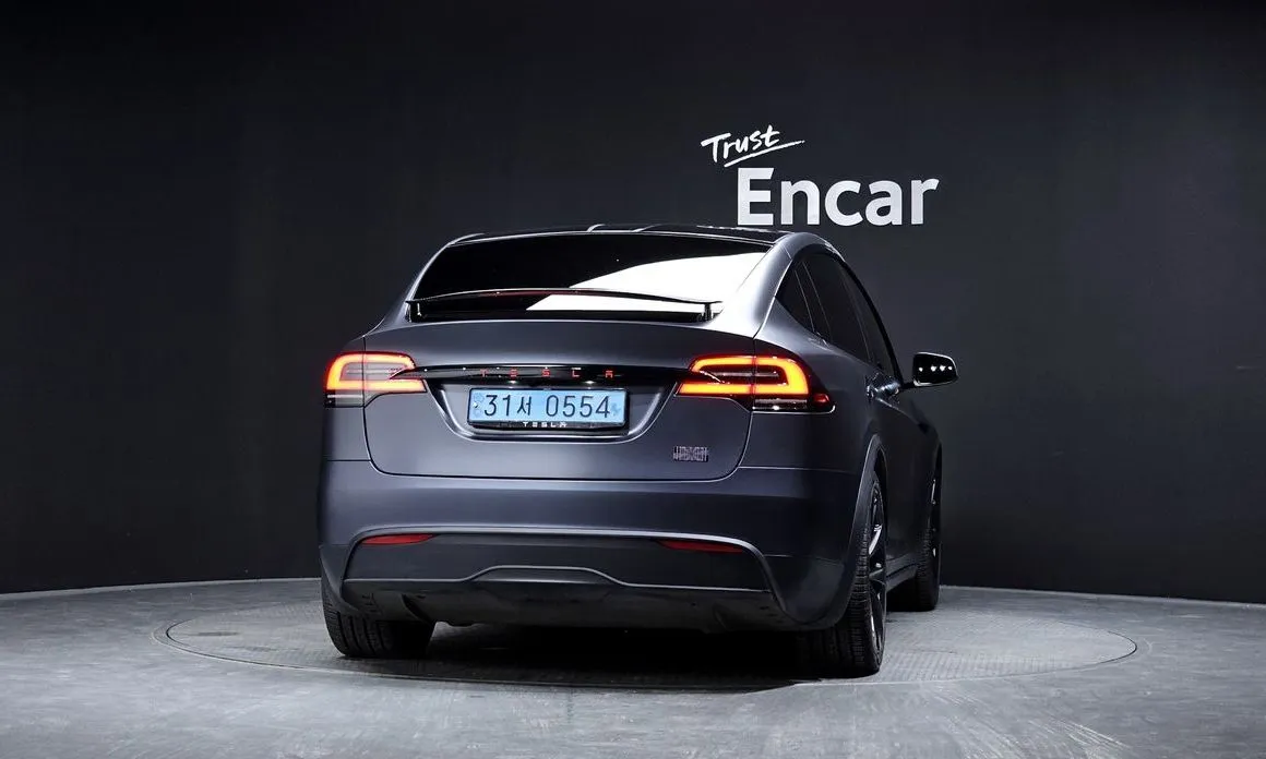 Tesla Model X — фото 2