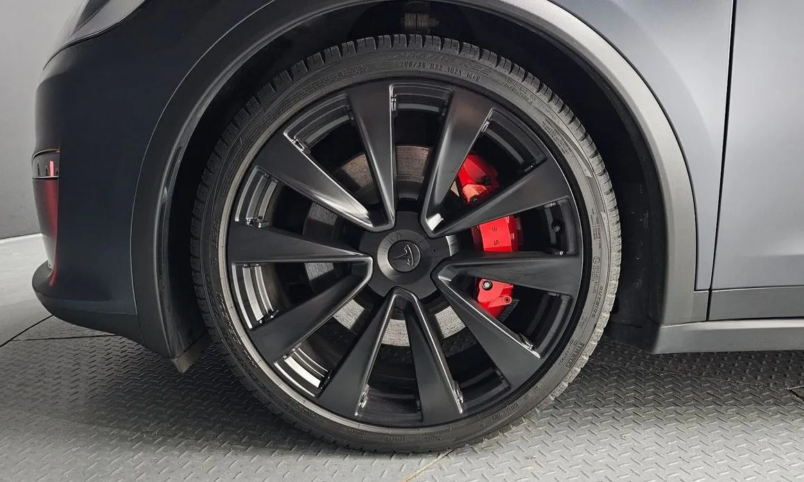 Tesla Model X — фото 9
