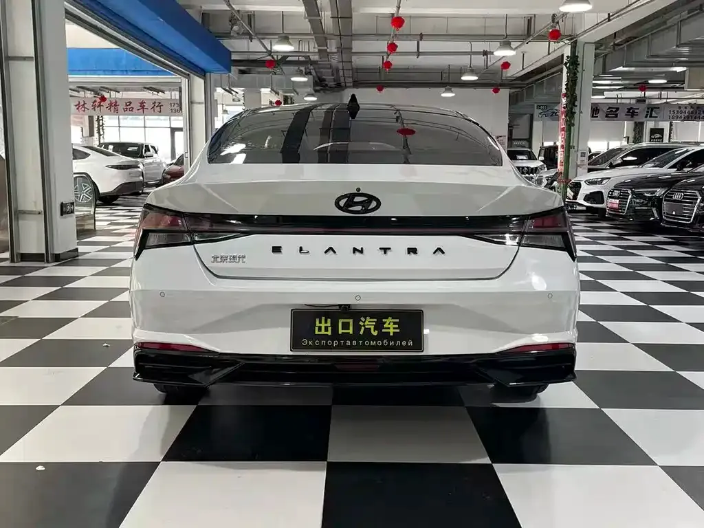 Hyundai Elantra — фото 8