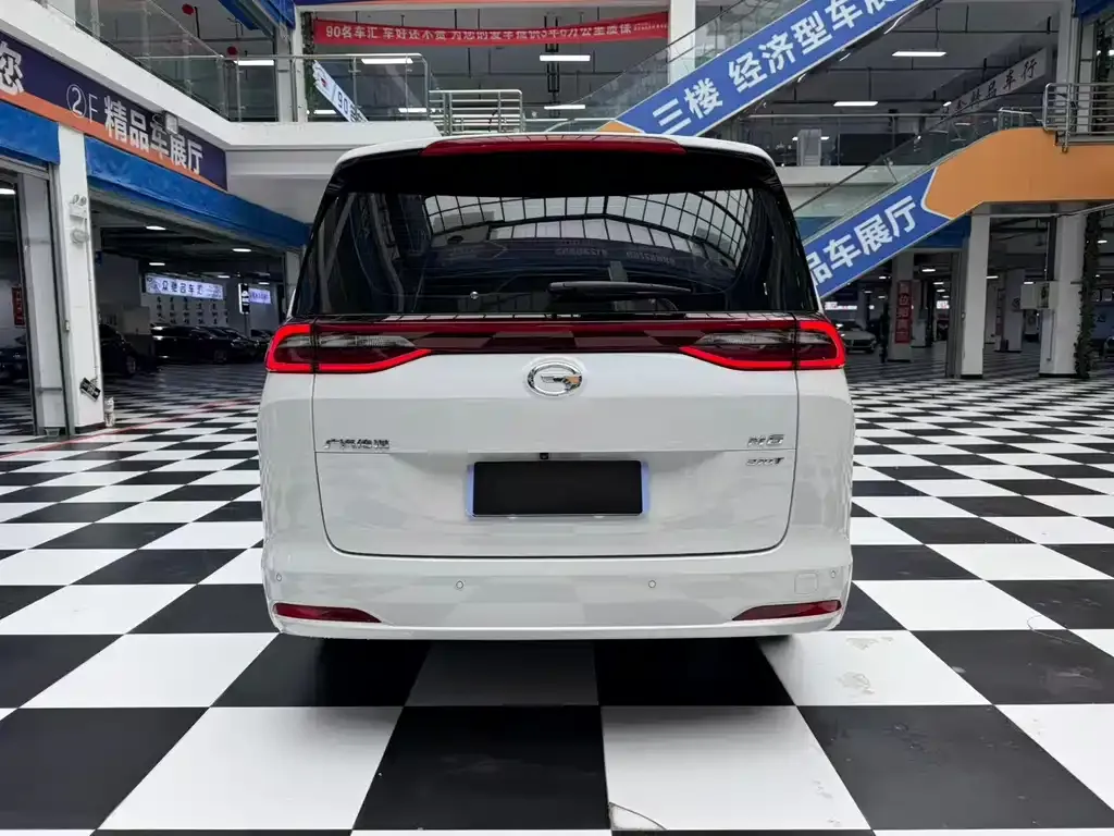 GAC Motor Trumpchi M6 — фото 10