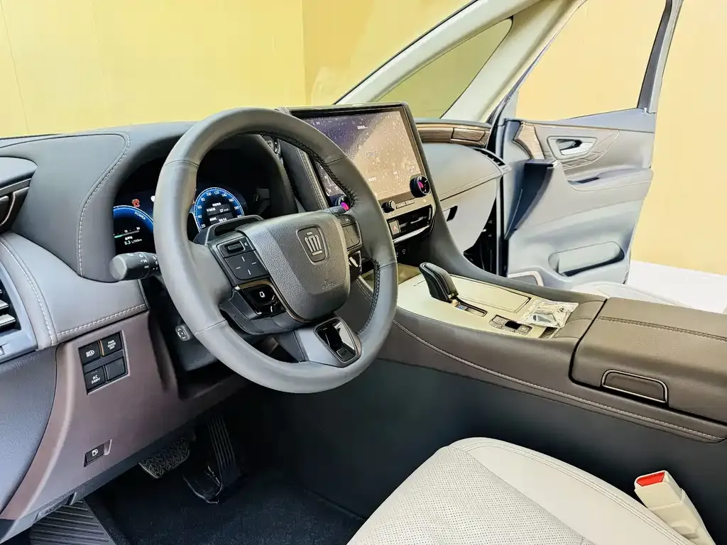 Toyota Vellfire — фото 4
