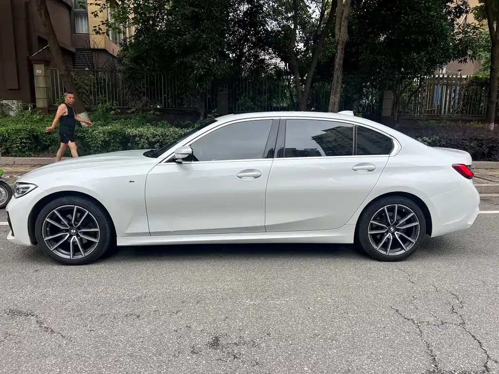 BMW 3 Series 2022 из CN, фото 3