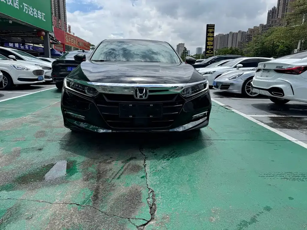 Honda Accord — фото 8