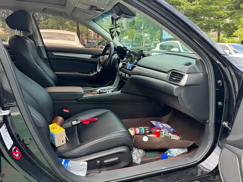 Honda Accord — фото 10