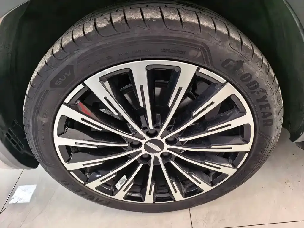 Geely Xingyue L — фото 10