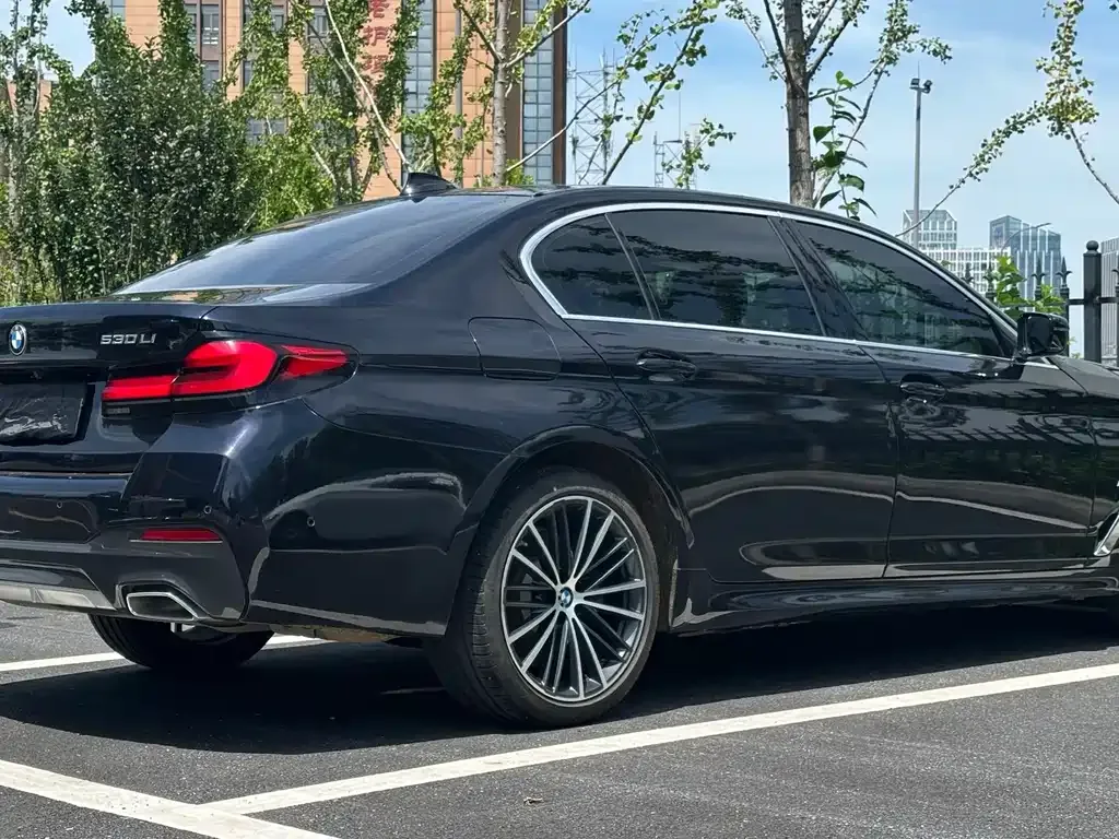 BMW 5 Series — фото 3
