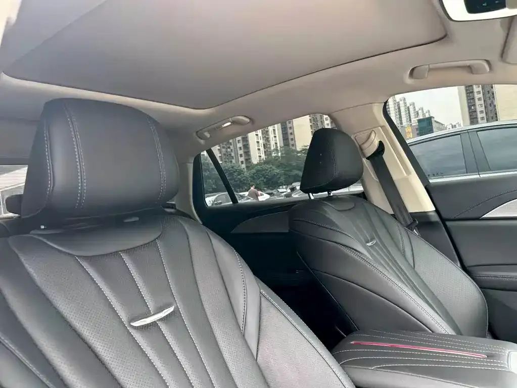 Hongqi H5 — фото 2