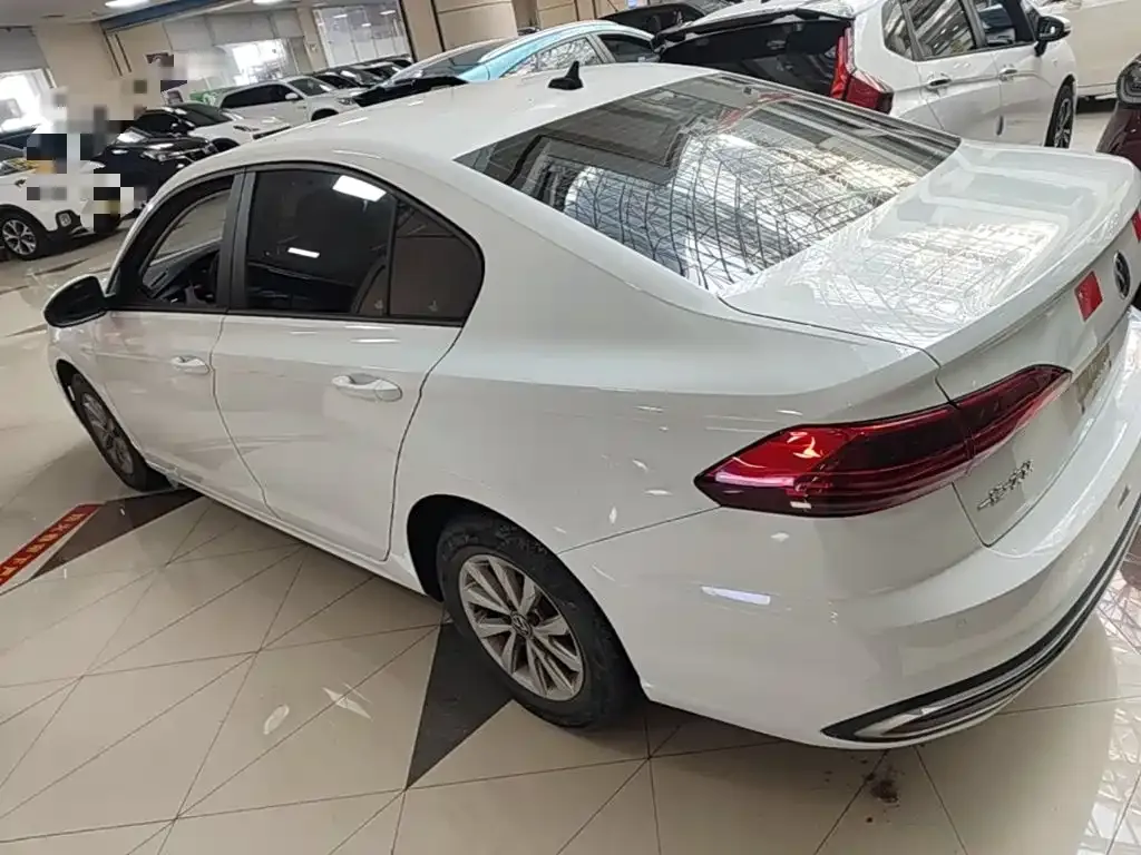 Volkswagen Bora 2024 из CN, фото 10