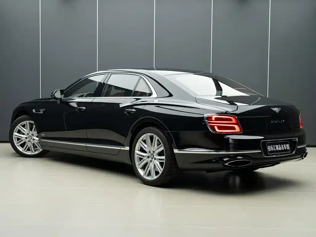 Bentley Flying Spur — фото 2