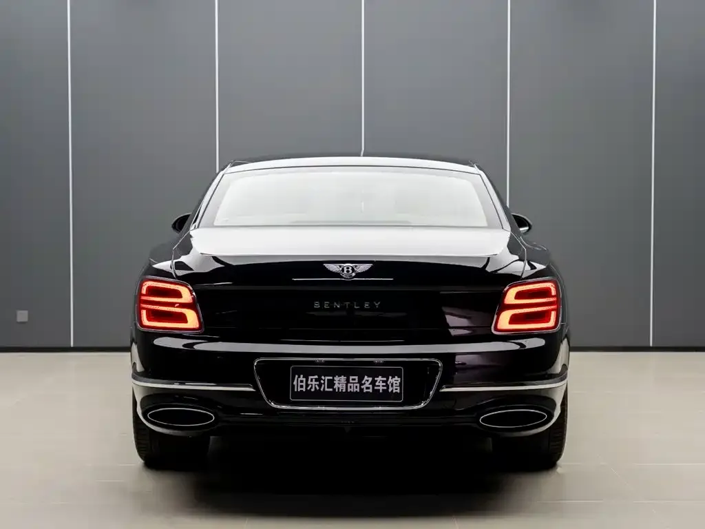 Bentley Flying Spur — фото 3
