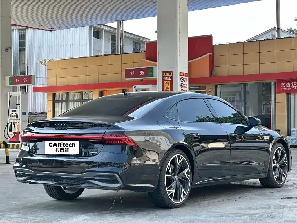 Audi A7L — фото 2