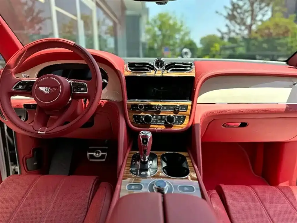 Bentley Bentayga — фото 5
