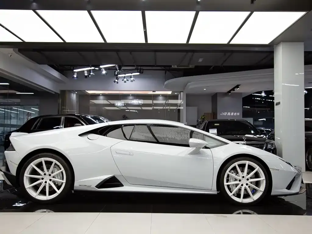 Lamborghini Huracan — фото 10