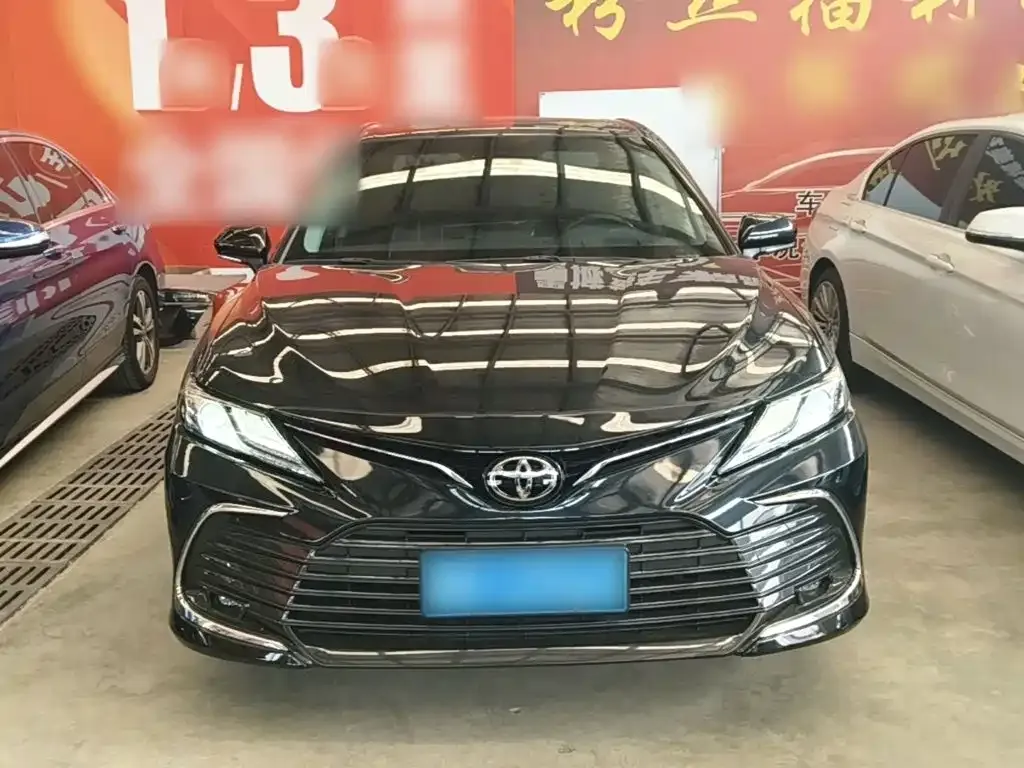 Toyota Camry — фото 7