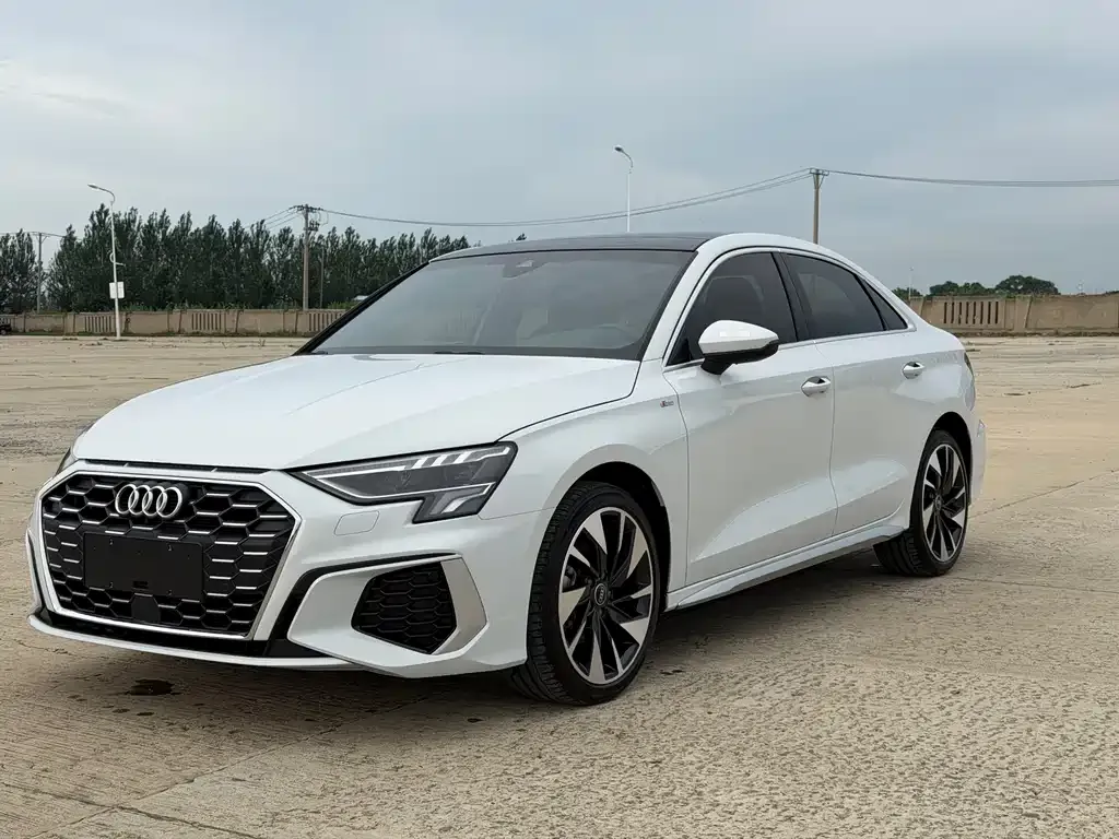 Audi A3 — фото 1