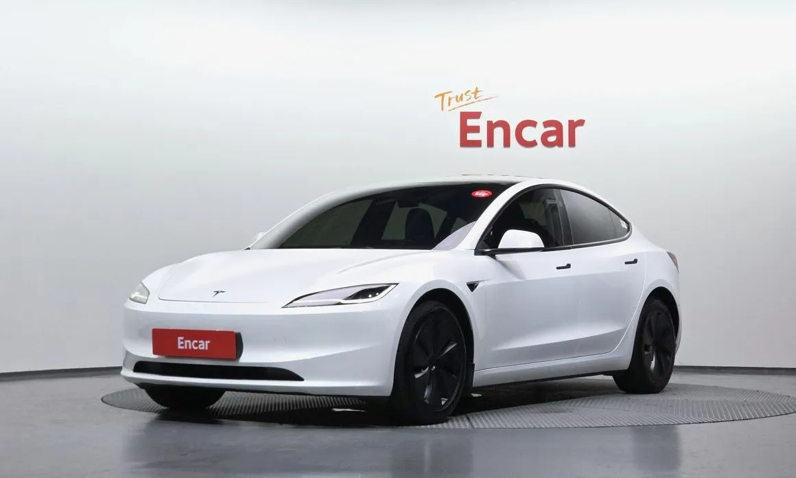 Tesla Model 3 — фото 1