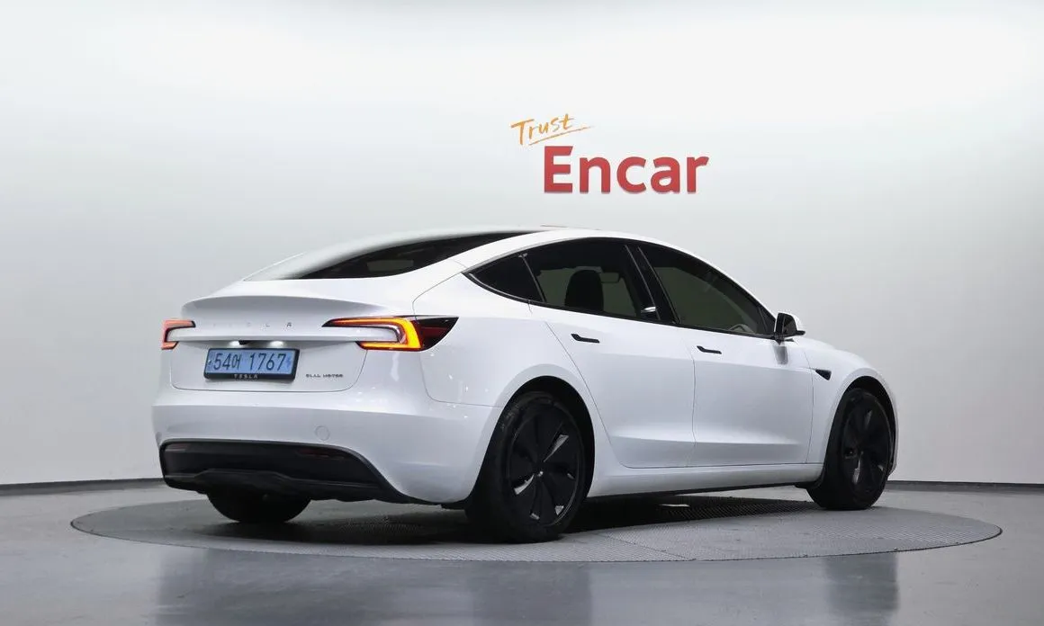 Tesla Model 3 — фото 4
