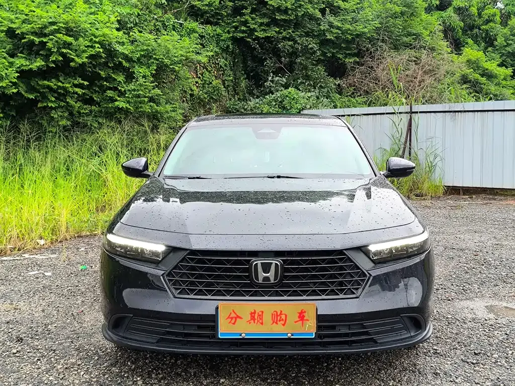 Honda Accord — фото 1