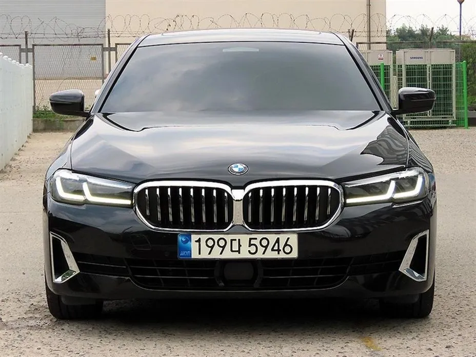 BMW 5-Series — фото 1
