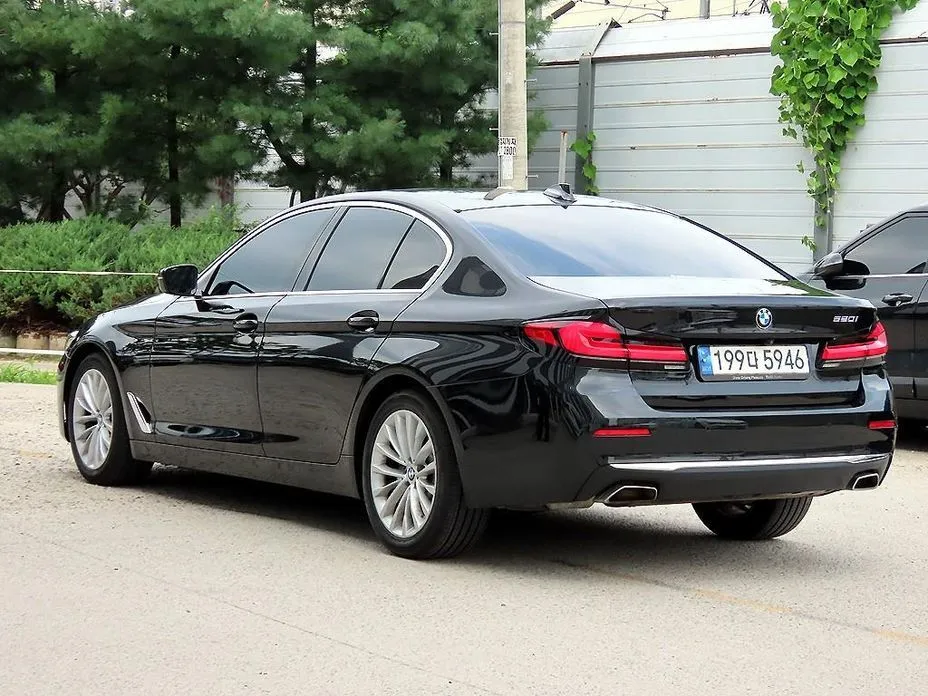 BMW 5-Series — фото 10