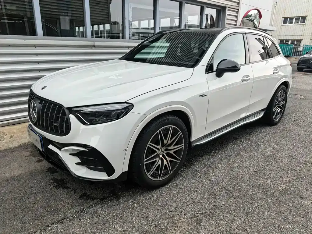 Mercedes-Benz GLC AMG — фото 1