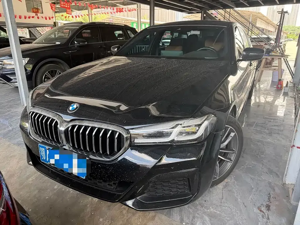 BMW 5 Series — фото 1