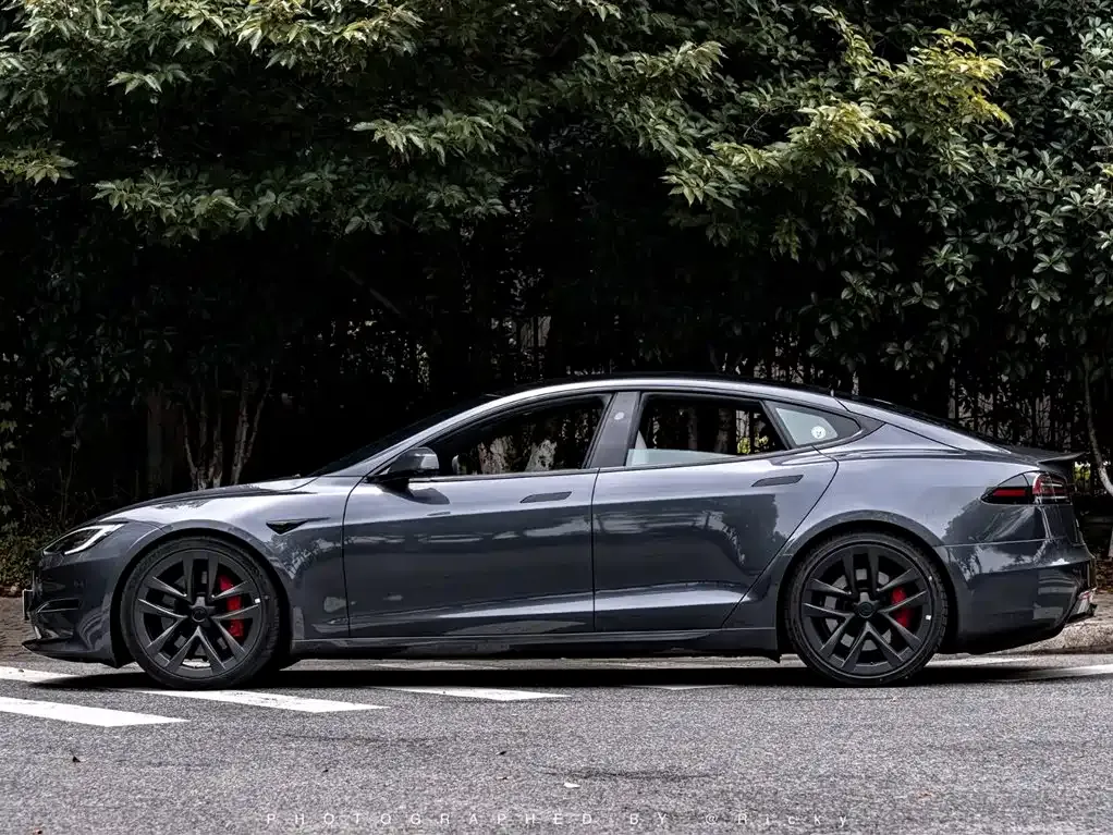 Tesla Model S — фото 10