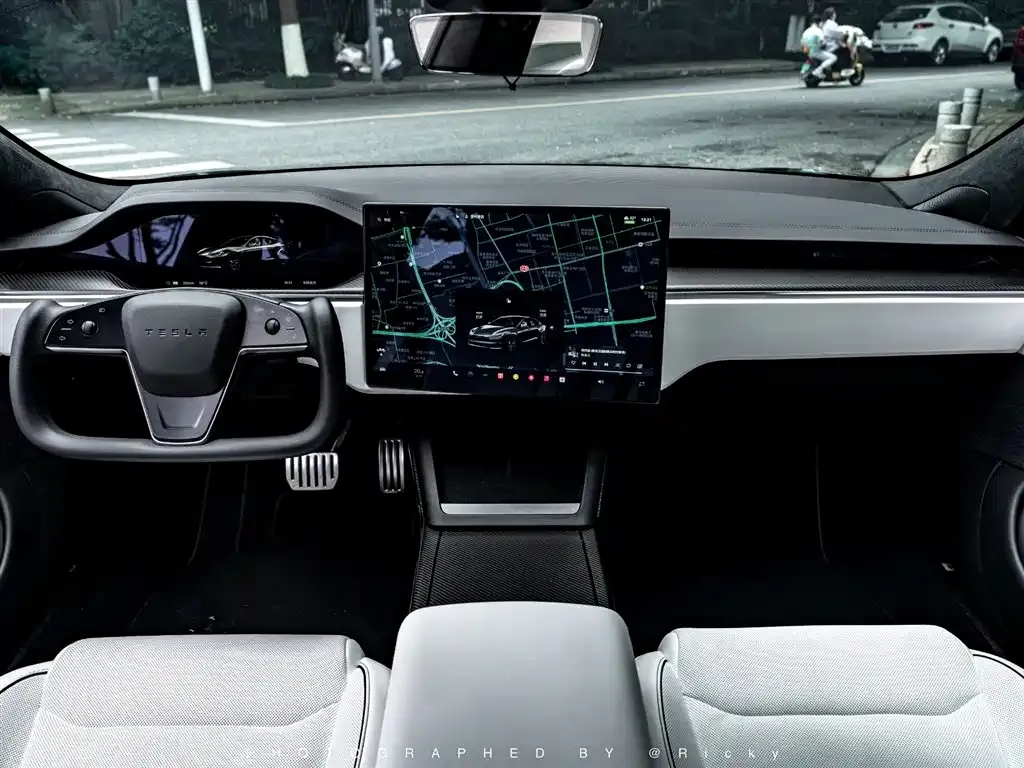 Tesla Model S — фото 8