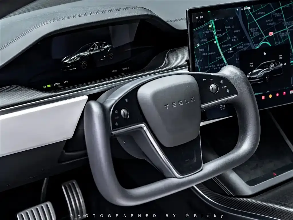 Tesla Model S — фото 4