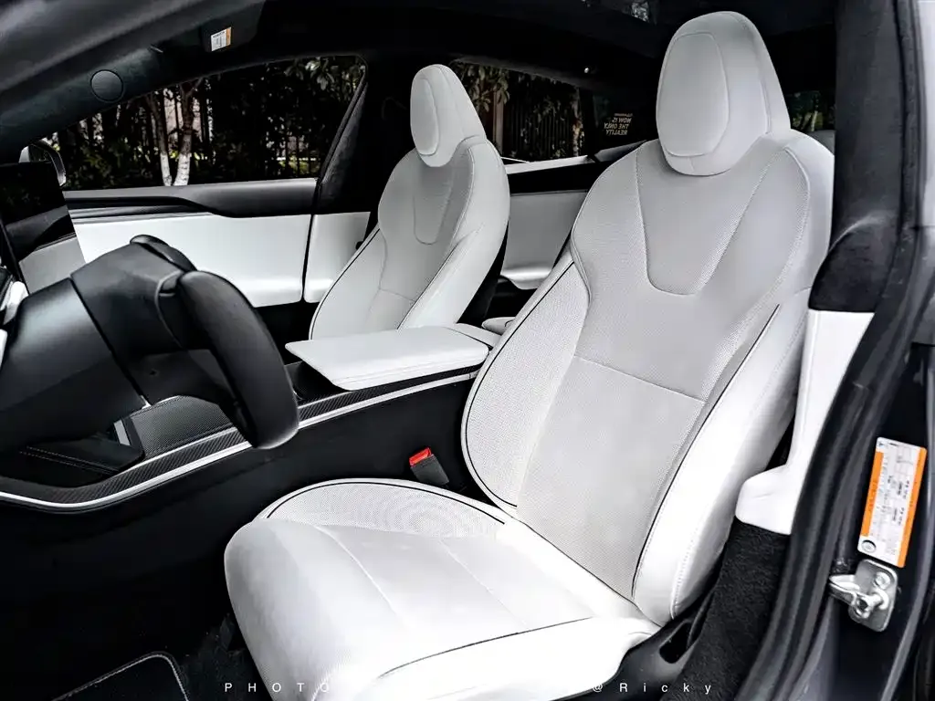 Tesla Model S — фото 7