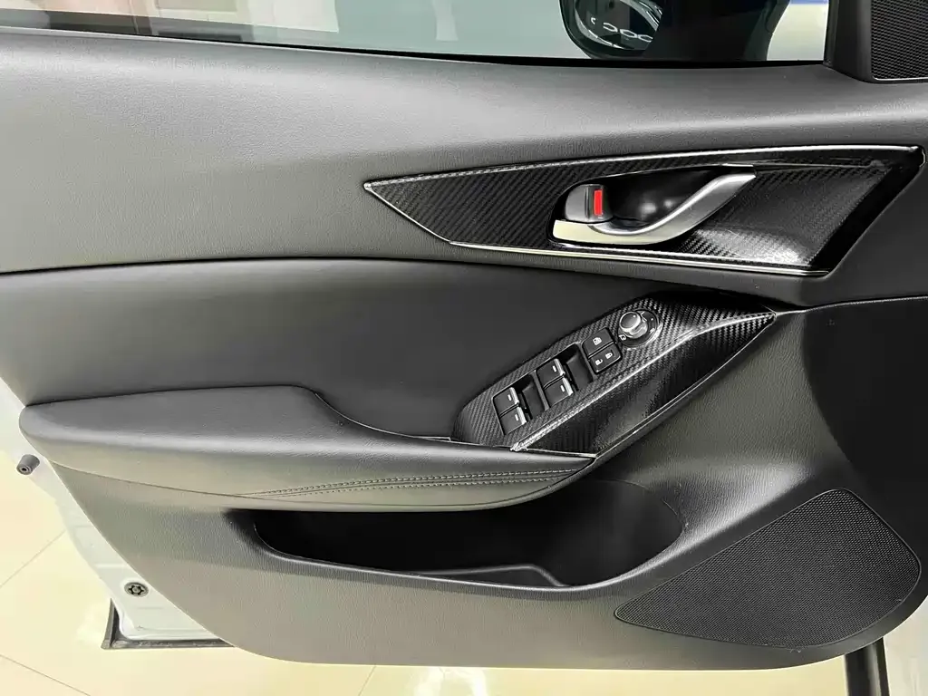 Mazda CX-4 — фото 8