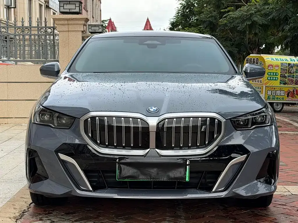 BMW i5 — фото 3