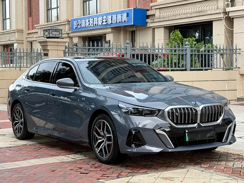 BMW i5 — фото 4