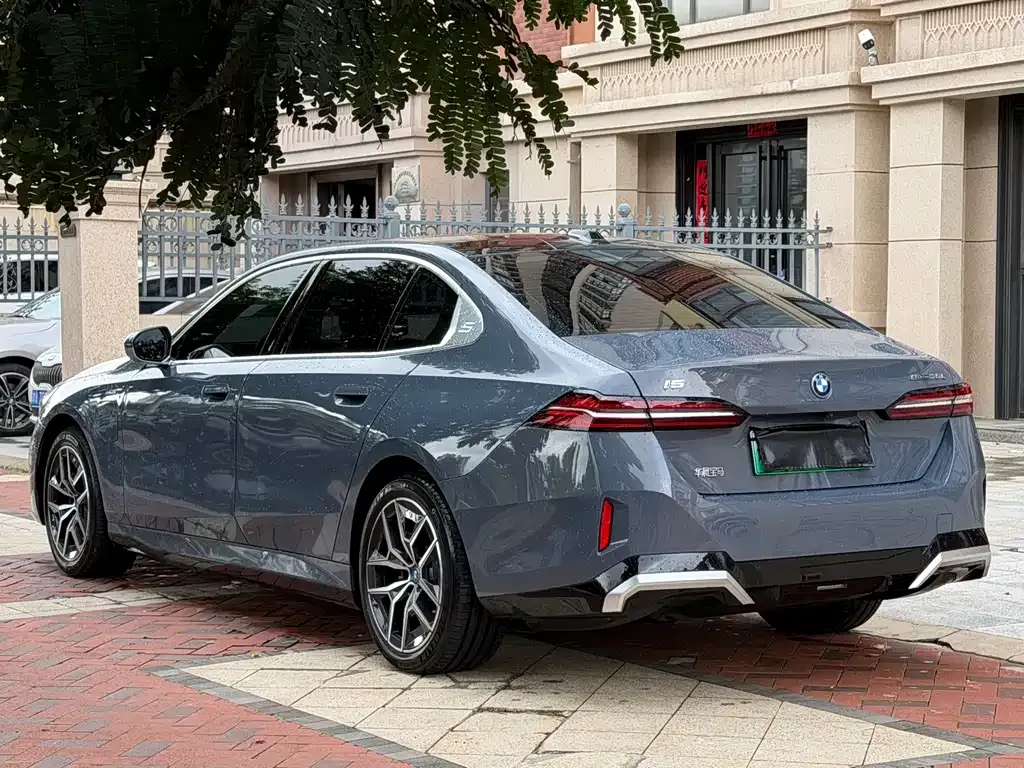 BMW i5 — фото 10