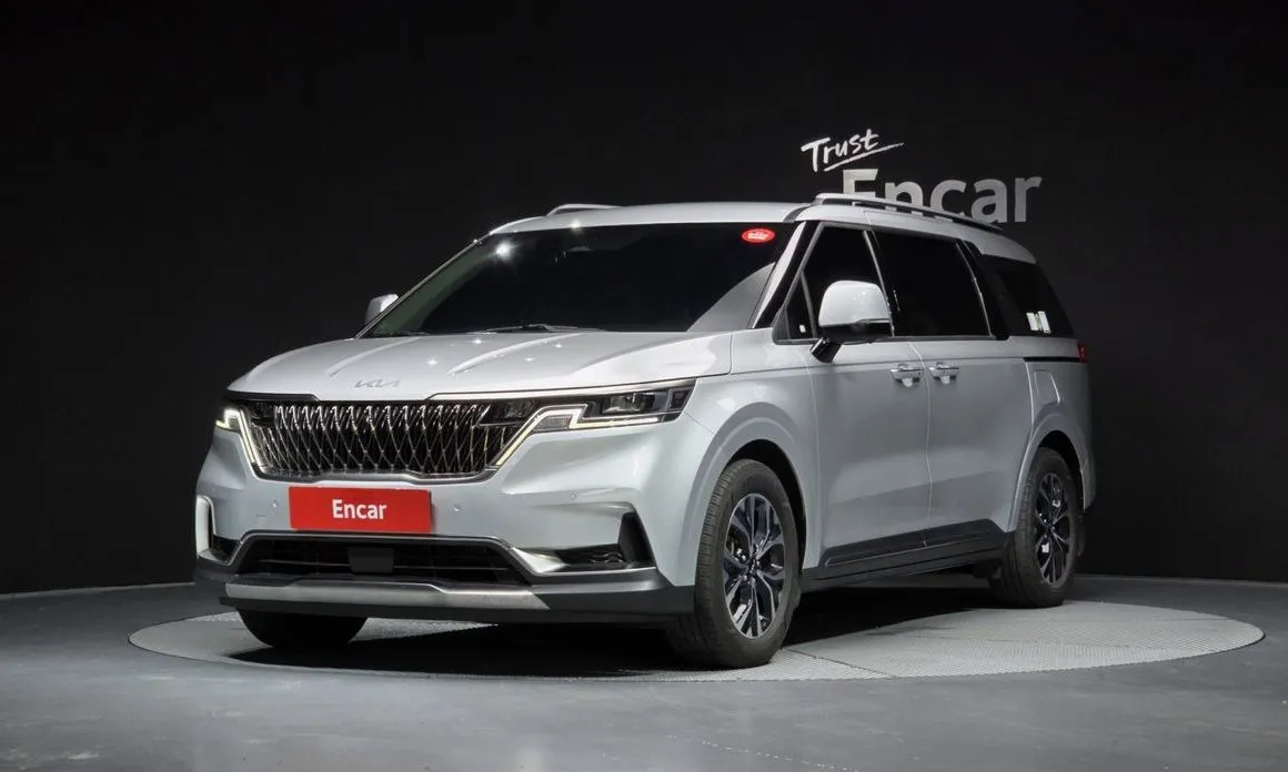 Kia Carnival 11-Seater Noblesse 1